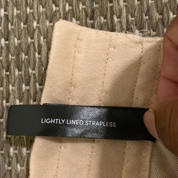 Torrid lightly lined strapless bra size 42H  - Picture 5 of 6